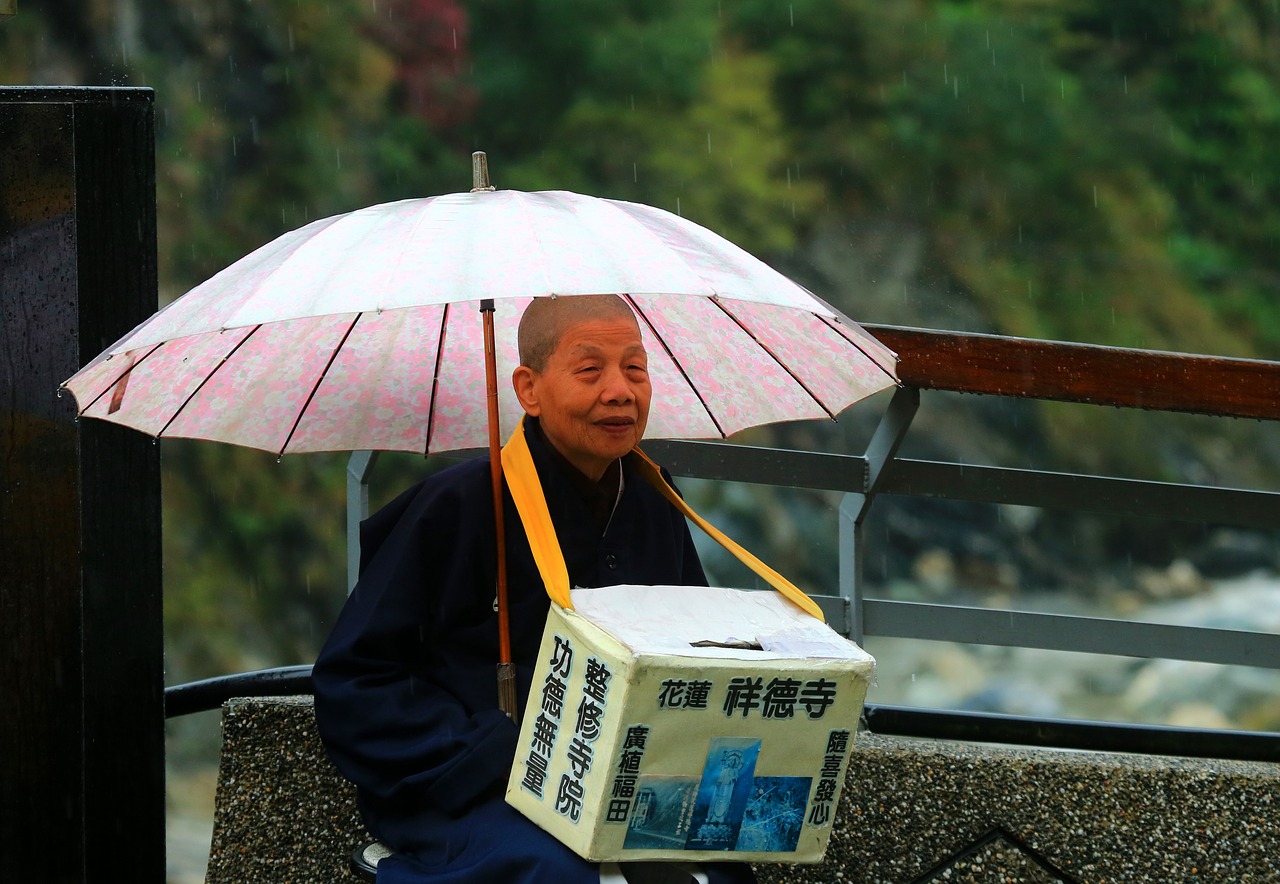 胡雷，一位残疾公益人的爱心之旅